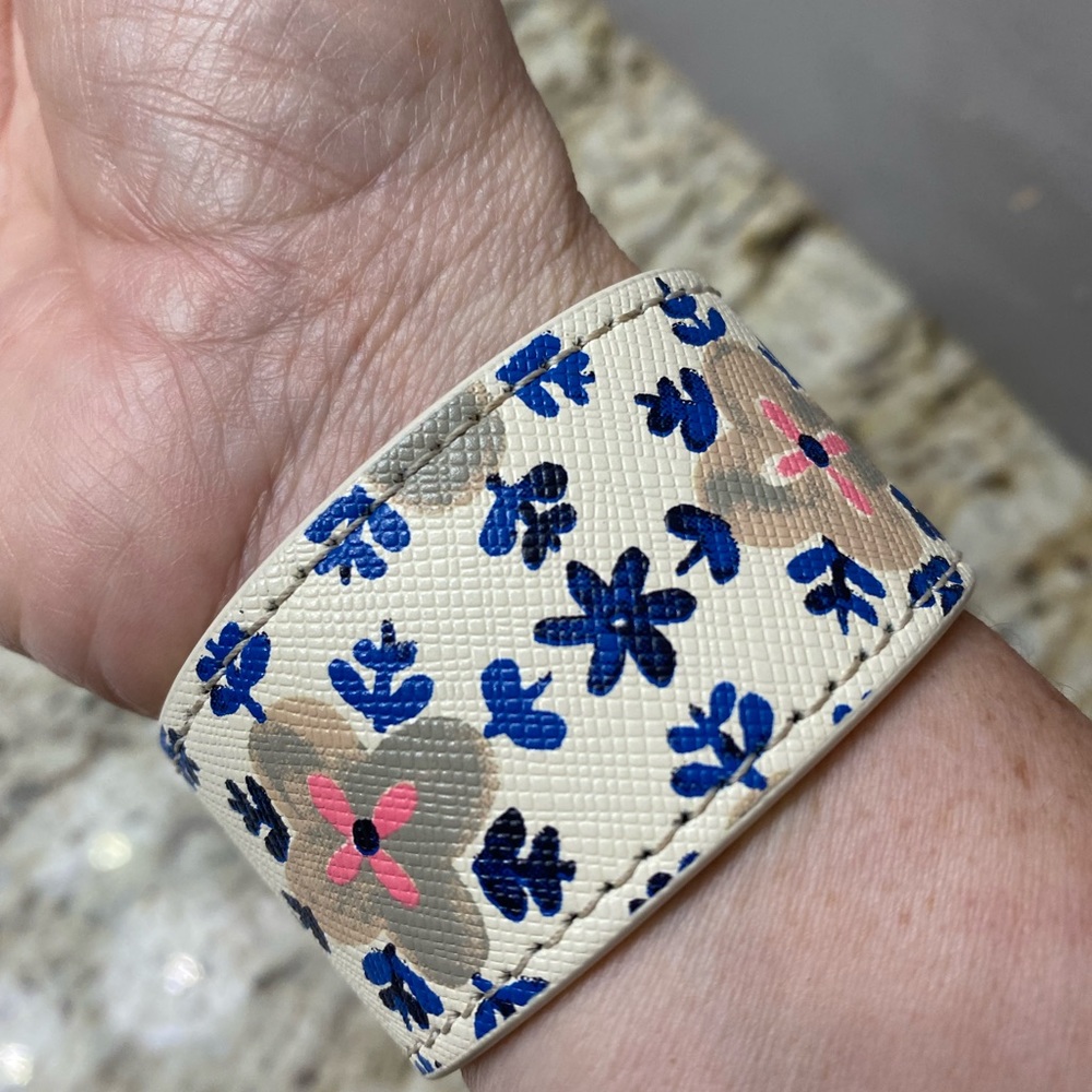 Tory Burch bracelet cuff. Size small. Excellent condition. - Picture 3 of 5